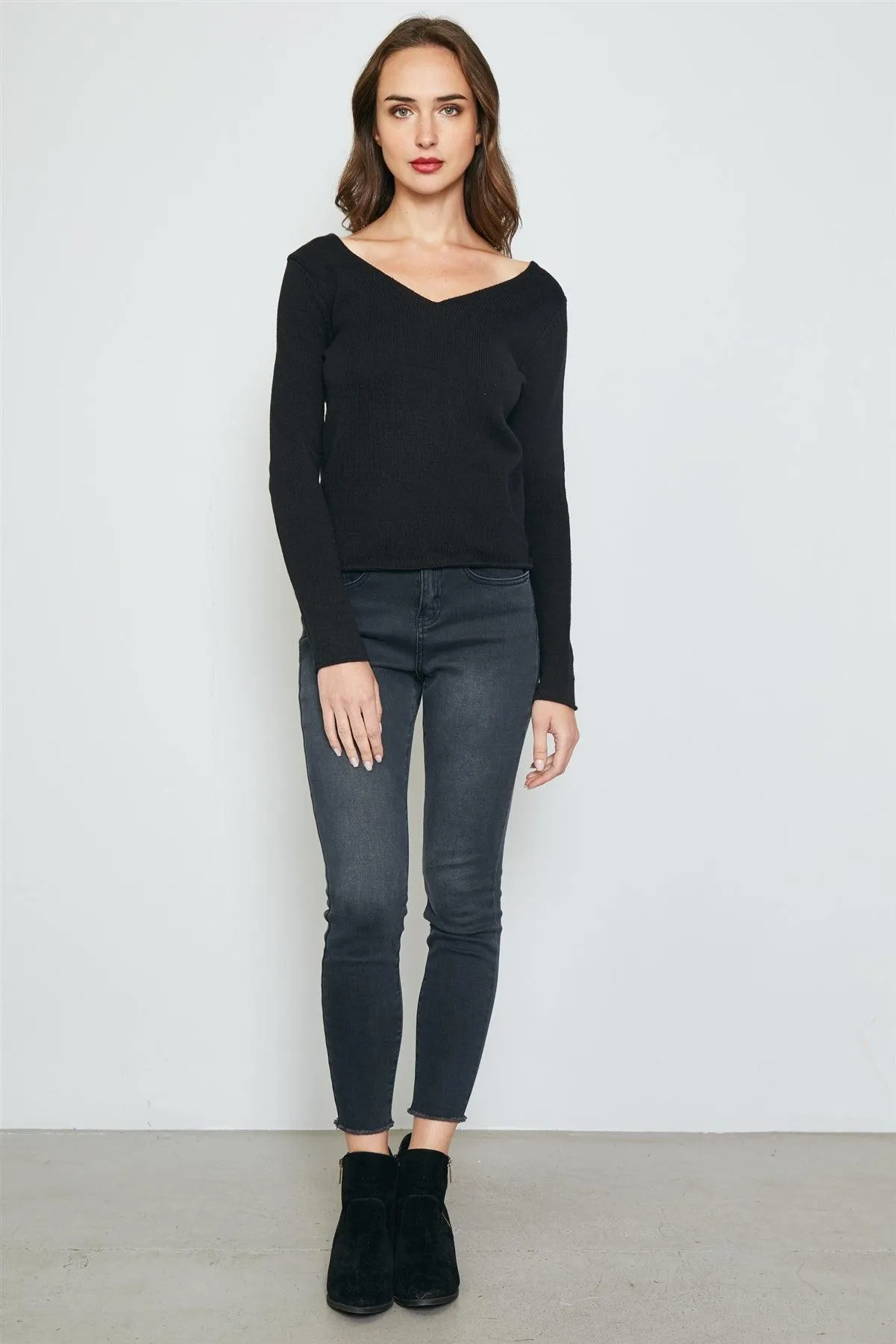 Black Back Cut Out Sweater /3-2-1