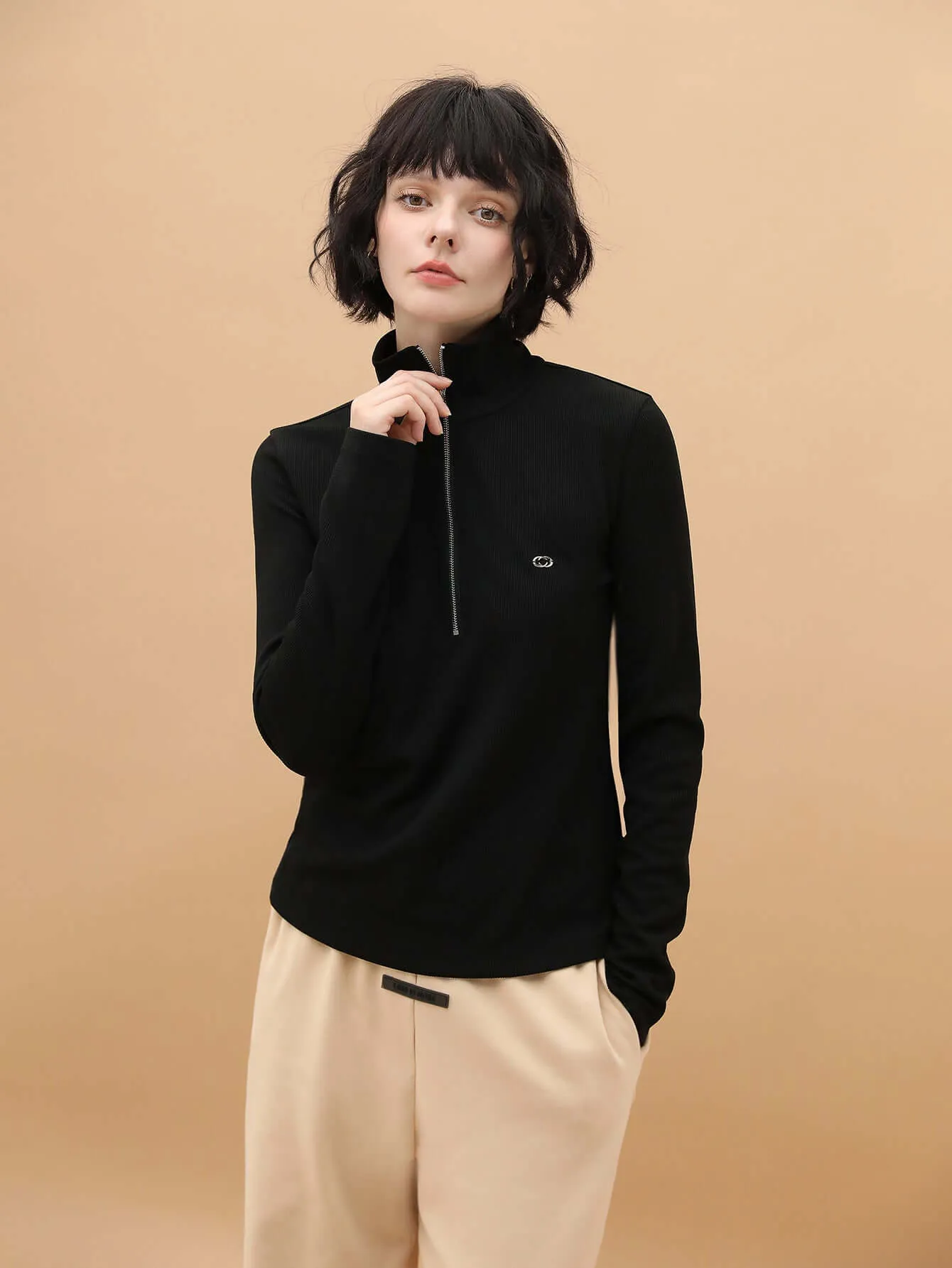 Form-Fitting Half-Zip Knit Top Shirt